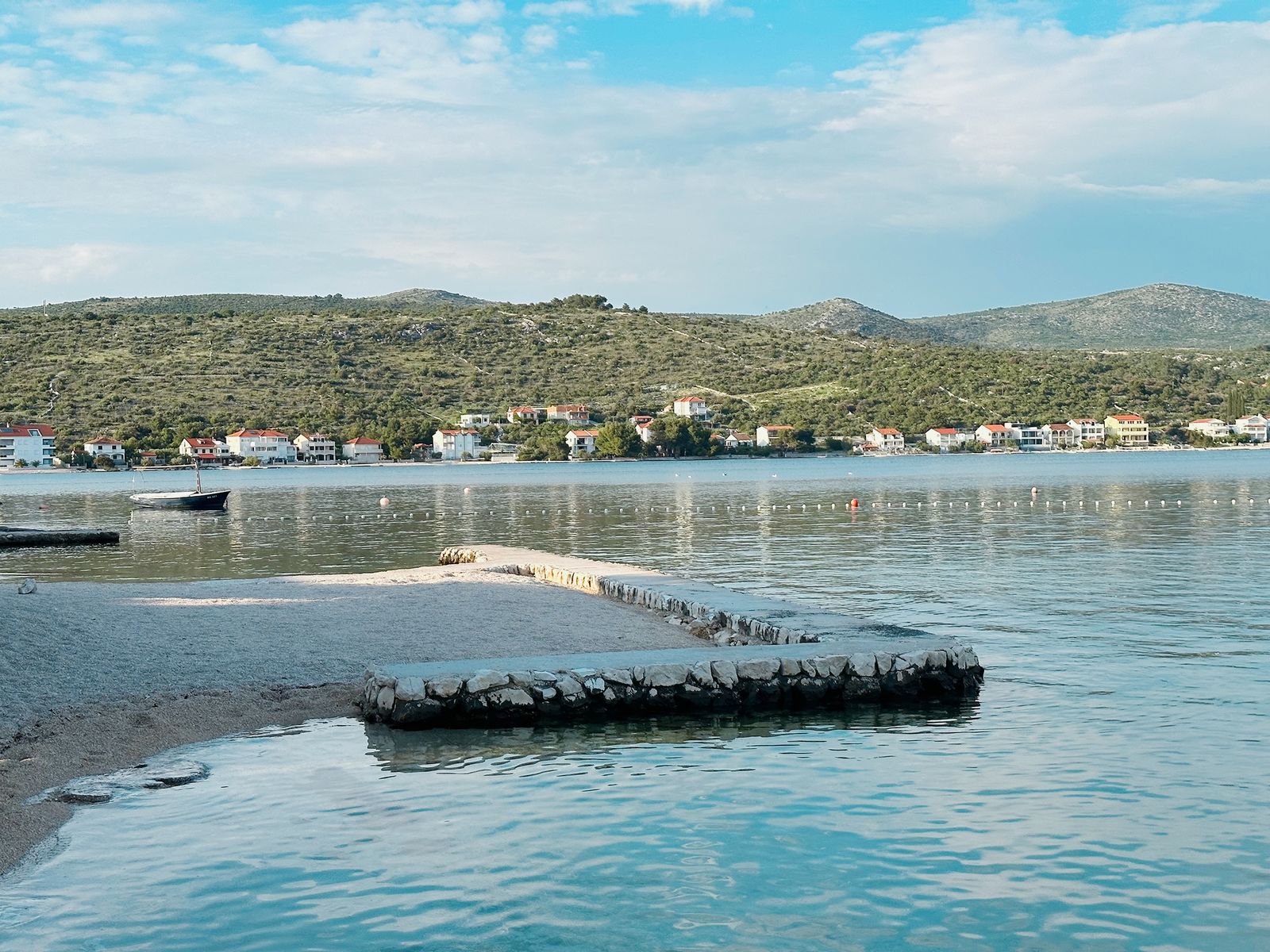 Plaža ispred Ville Lilian, Rogoznica